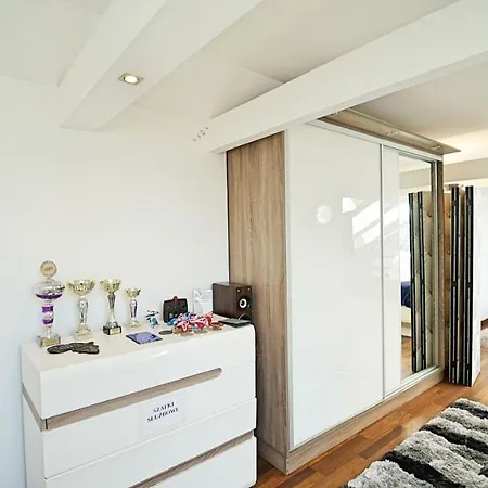 Every Sky Kopernika 3 * ילנייה גורה