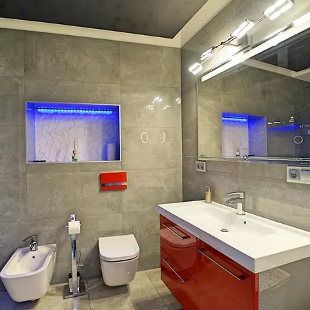 Every Sky Kopernika 3 דירה ילנייה גורה